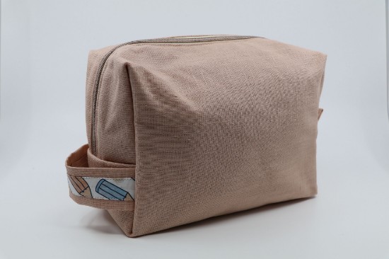 Bild von Nessesaire lachsrosa mit Farbstiften