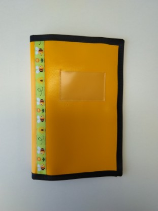 Bild von Umschlag Gesundheitsheft Biene auf gelb